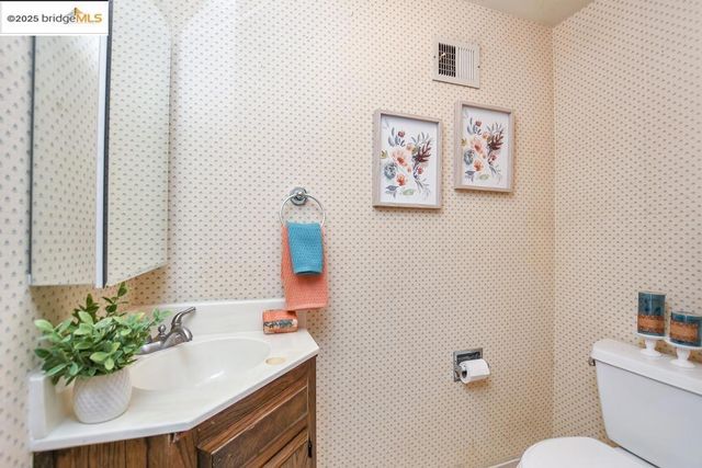 100 Yellowood Pl, Pittsburg, CA 94565