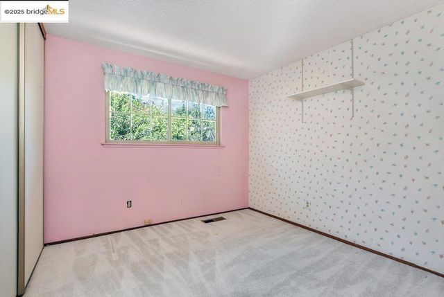 100 Yellowood Pl, Pittsburg, CA 94565