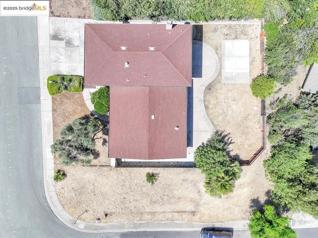 100 Yellowood Pl, Pittsburg, CA 94565