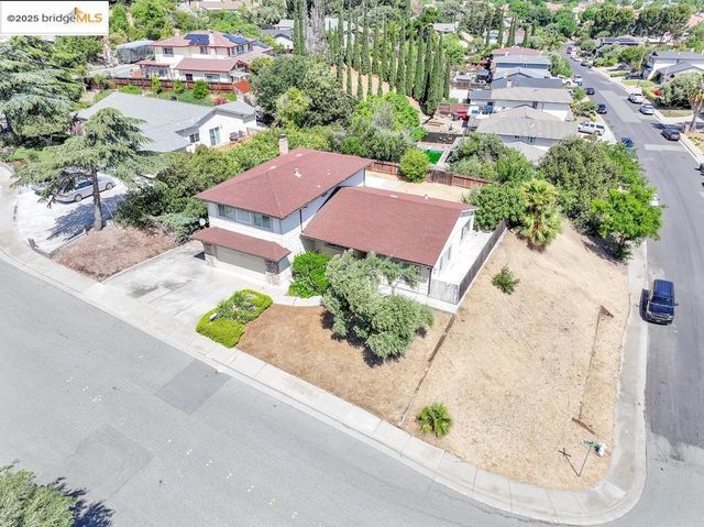 100 Yellowood Pl, Pittsburg, CA 94565