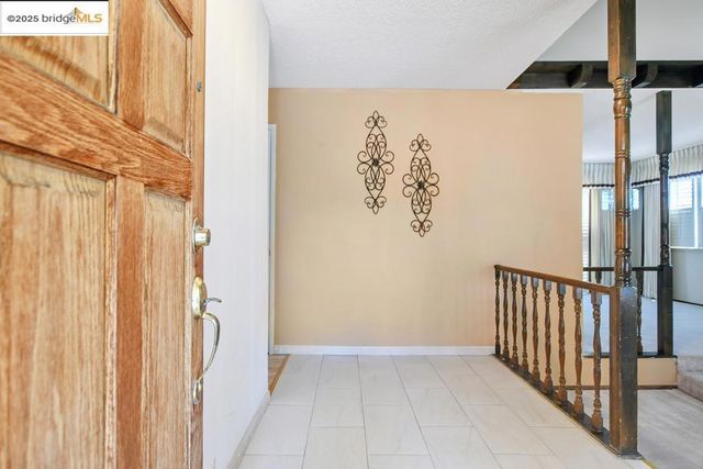 100 Yellowood Pl, Pittsburg, CA 94565