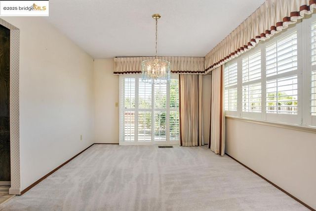 100 Yellowood Pl, Pittsburg, CA 94565