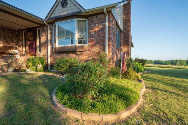 24751 S 200 Road, Henryetta, OK 74437