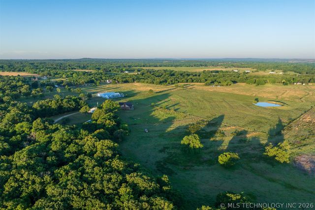 24751 S 200 Road, Henryetta, OK 74437