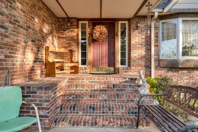 24751 S 200 Road, Henryetta, OK 74437