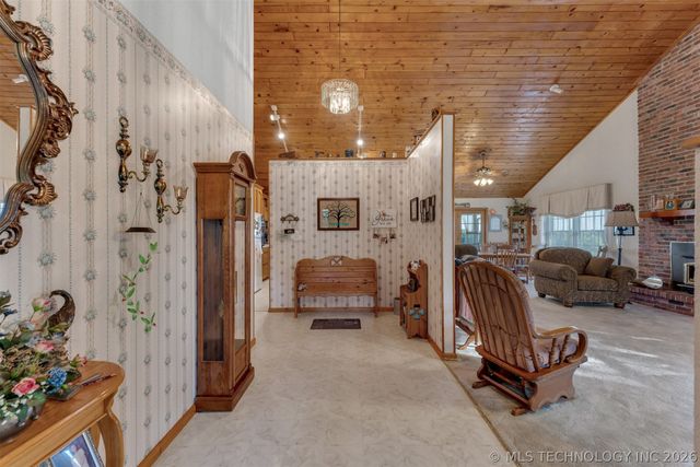 24751 S 200 Road, Henryetta, OK 74437