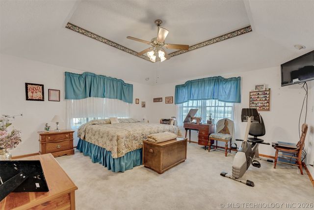 24751 S 200 Road, Henryetta, OK 74437