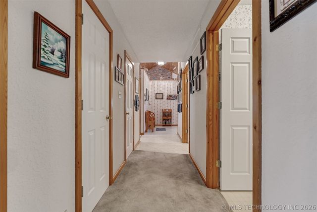 24751 S 200 Road, Henryetta, OK 74437
