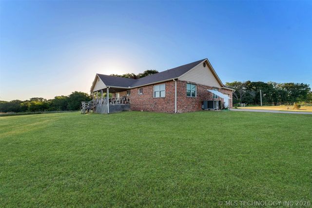 24751 S 200 Road, Henryetta, OK 74437