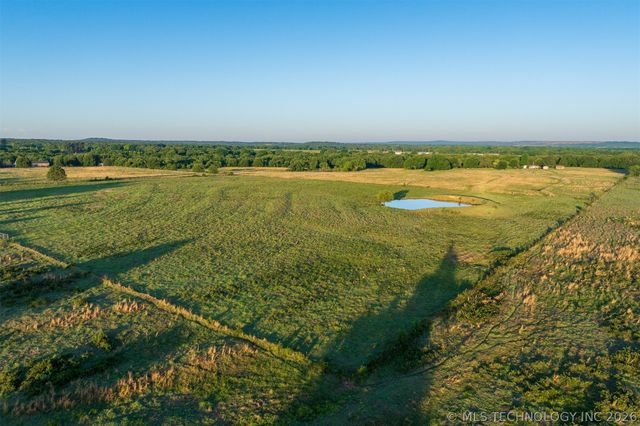 24751 S 200 Road, Henryetta, OK 74437