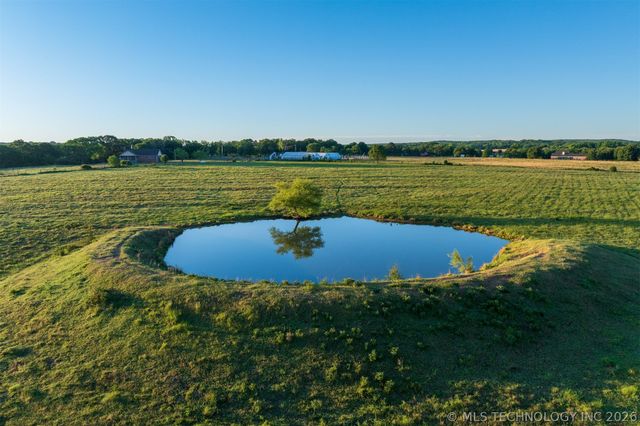24751 S 200 Road, Henryetta, OK 74437
