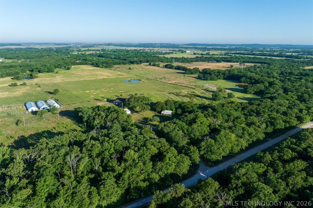 24751 S 200 Road, Henryetta, OK 74437