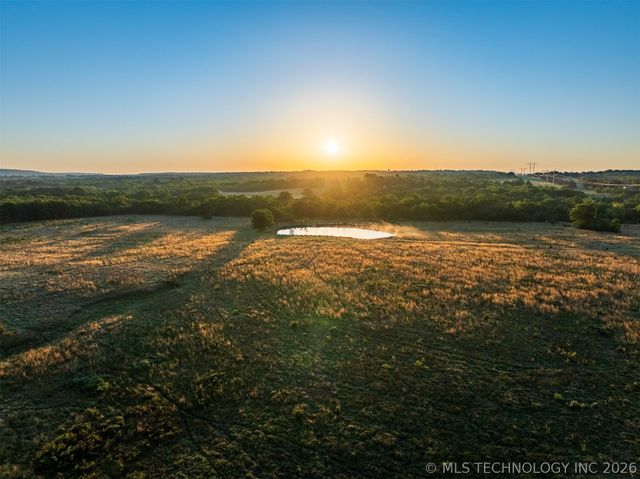 24751 S 200 Road, Henryetta, OK 74437