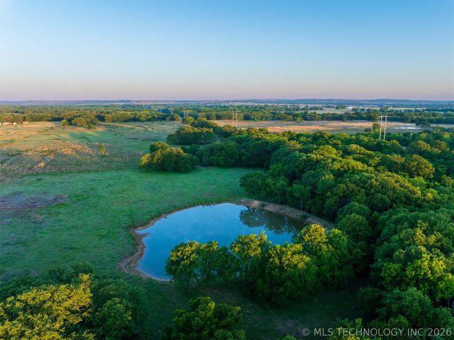 24751 S 200 Road, Henryetta, OK 74437