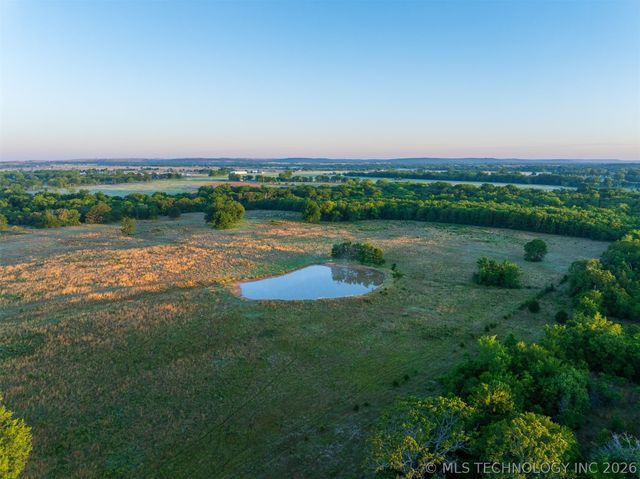 24751 S 200 Road, Henryetta, OK 74437