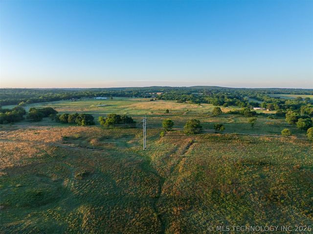 24751 S 200 Road, Henryetta, OK 74437