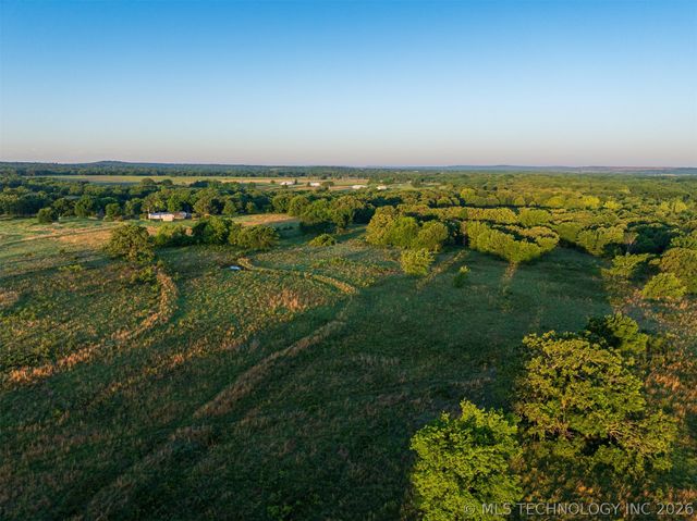 24751 S 200 Road, Henryetta, OK 74437
