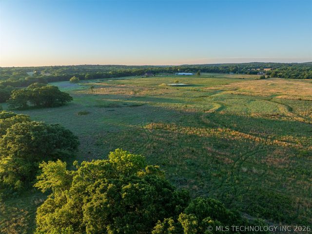 24751 S 200 Road, Henryetta, OK 74437