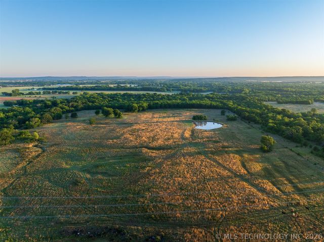 24751 S 200 Road, Henryetta, OK 74437