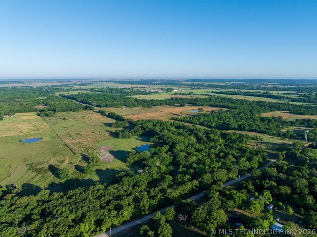 24751 S 200 Road, Henryetta, OK 74437