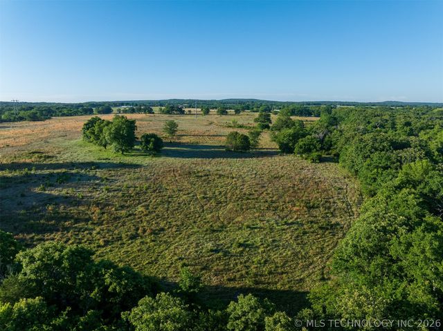 24751 S 200 Road, Henryetta, OK 74437