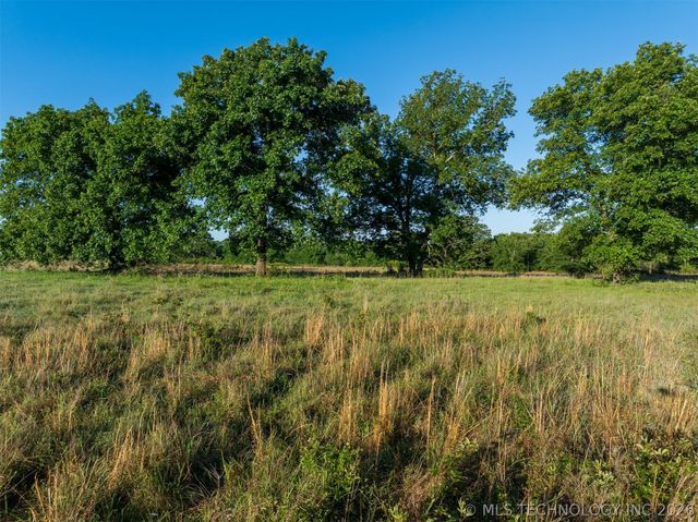 24751 S 200 Road, Henryetta, OK 74437