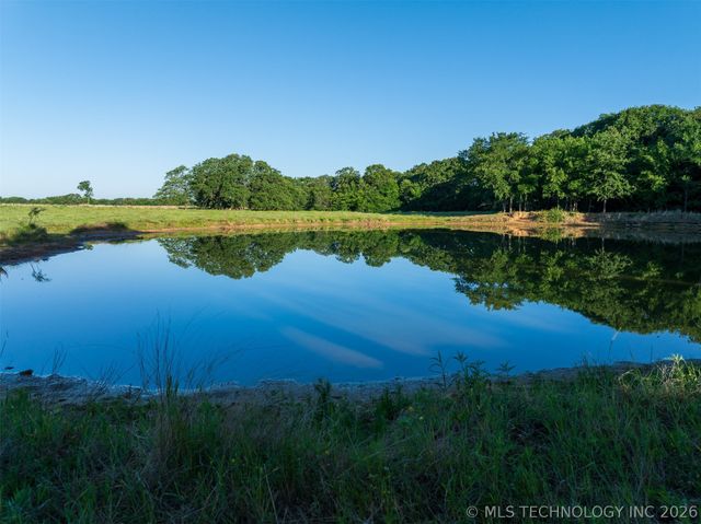24751 S 200 Road, Henryetta, OK 74437