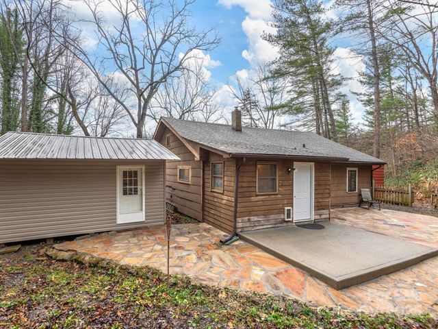 32 Saunooke Road, Asheville, NC 28805