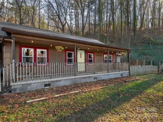 32 Saunooke Road, Asheville, NC 28805