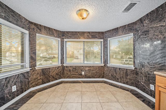 7719 Miller Glen Lane, Houston, TX 77072