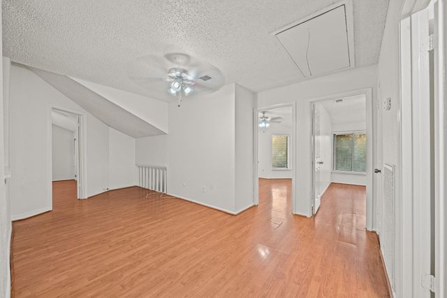 7719 Miller Glen Lane, Houston, TX 77072