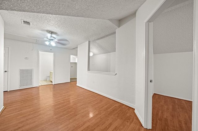 7719 Miller Glen Lane, Houston, TX 77072