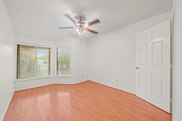 7719 Miller Glen Lane, Houston, TX 77072