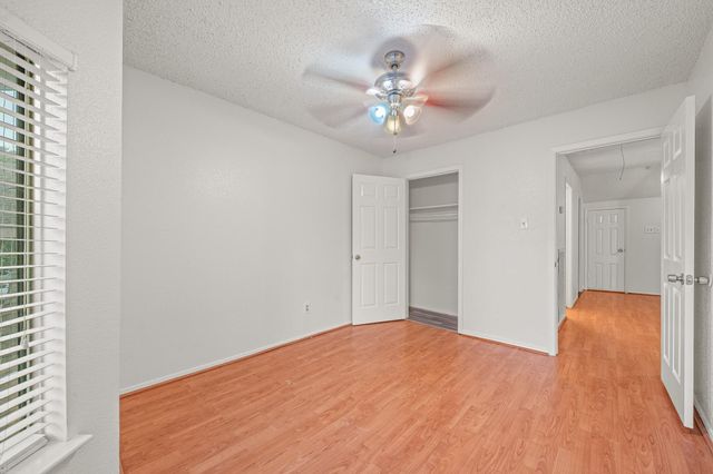 7719 Miller Glen Lane, Houston, TX 77072