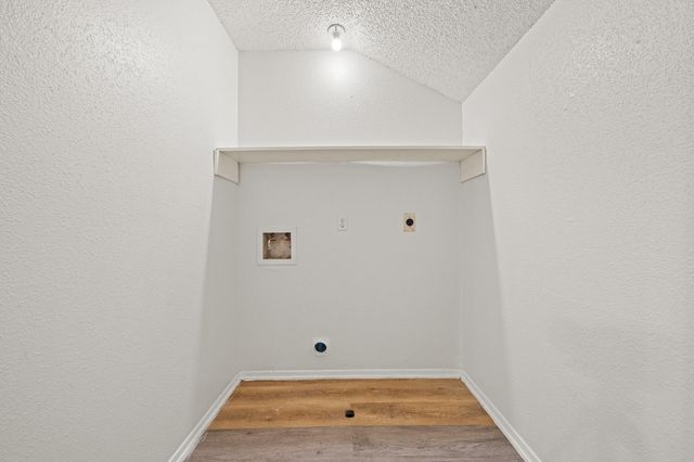 7719 Miller Glen Lane, Houston, TX 77072