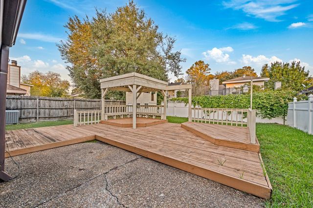 7719 Miller Glen Lane, Houston, TX 77072