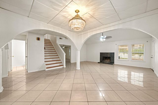 7719 Miller Glen Lane, Houston, TX 77072