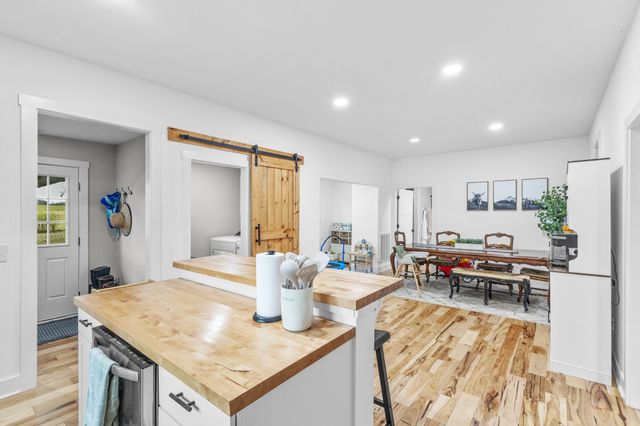 607 Old Columbia Rd, Unionville, TN 37180