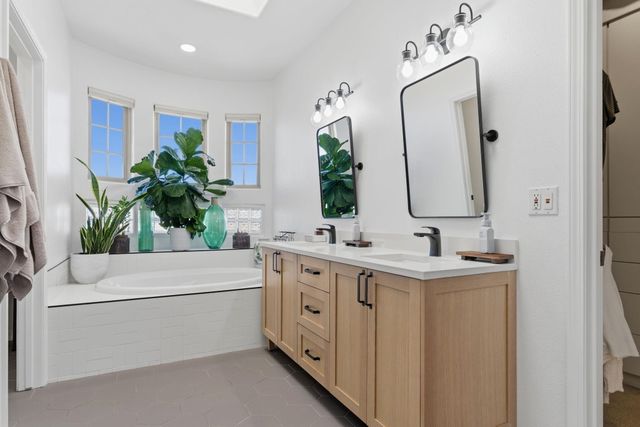 6316 Calla Lily Circle NE, Albuquerque, NM 87111