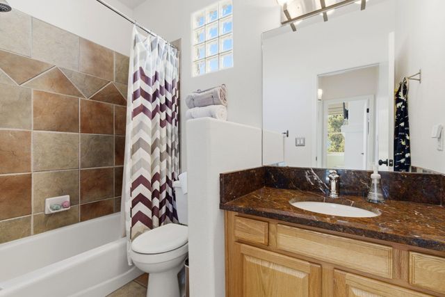 6316 Calla Lily Circle NE, Albuquerque, NM 87111