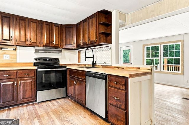 204 Dover Chapel Terrace, Ellijay, GA 30540