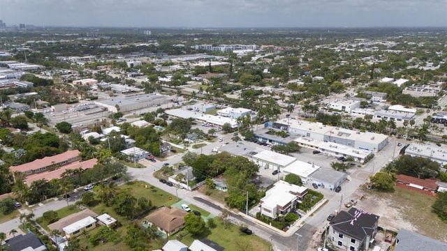 3467 NE 13th Avenue A+b, Oakland Park, FL 33334
