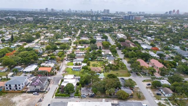 3467 NE 13th Avenue A+b, Oakland Park, FL 33334