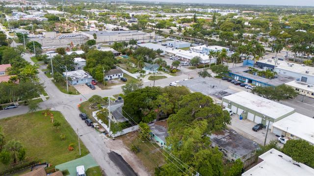 3467 NE 13th Avenue A+b, Oakland Park, FL 33334