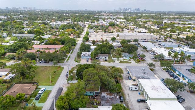 3467 NE 13th Avenue A+b, Oakland Park, FL 33334