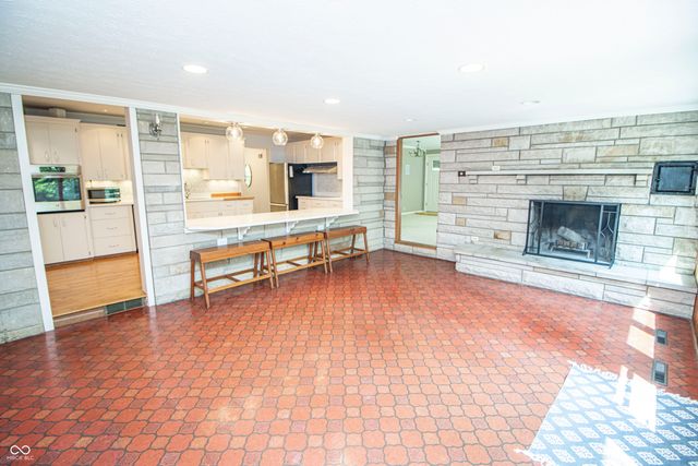 120 White Oaks Street, Fishers, IN 46038