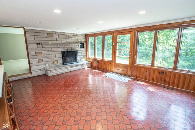 120 White Oaks Street, Fishers, IN 46038