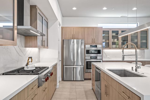 188 Blue Moon Drive, Palm Springs, CA 92262