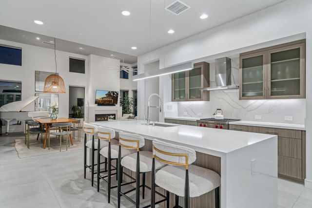 188 Blue Moon Drive, Palm Springs, CA 92262