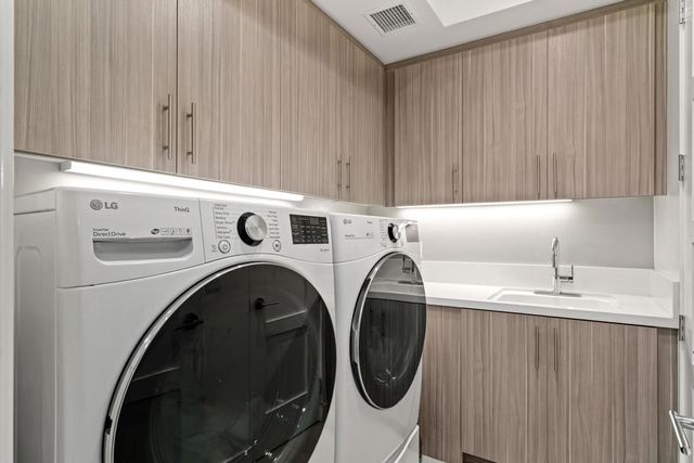 188 Blue Moon Drive, Palm Springs, CA 92262